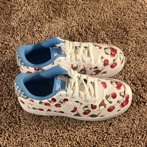 COPY - Girl’s Nike Air Force 1 “Cherry” Size 2.5 - Picture 2 of 4